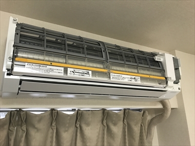 調布市で三菱霧ケ峰お掃除機能付きと東芝大清快お掃除機能付きエアコン 